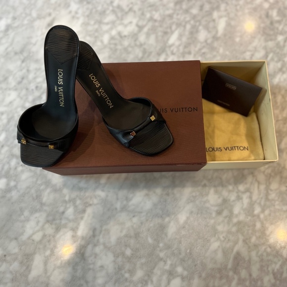 Louis Vuitton EPI Leather Sandal Size 37.5 - Picture 7 of 8